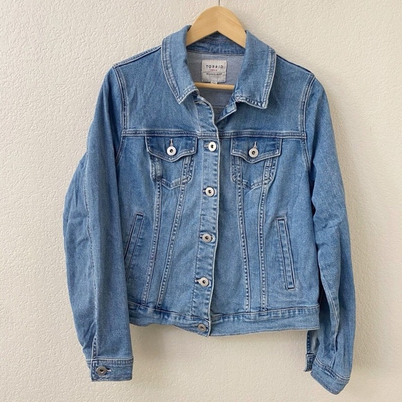 torrid Jackets & Blazers - Torrid Jean Jacket Size 0 or Large Blue Denim Button Down